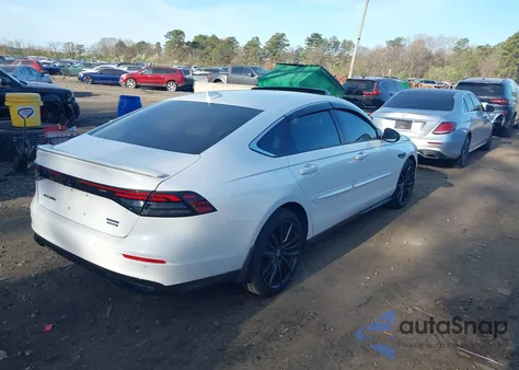 2023 Honda Accord Hybrid Touring z USA, uszkodzony, nr VIN 1HGCY2F86PA003814